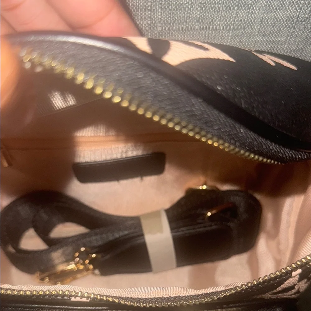 Fashion Stylish Black and Cream Women's Crossbody Bag - Picture 9 of 9